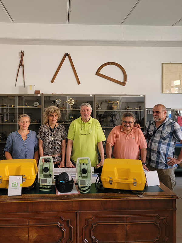 foto clienti scuola 4 strumenti topografici