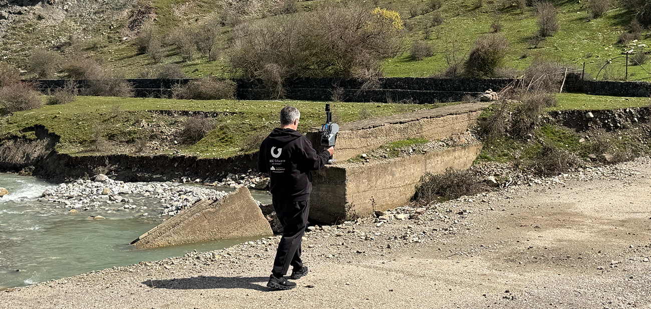 Servizi di rilievo completi e avanzati - strumenti topografici